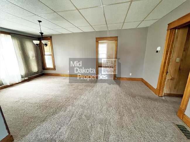 Building Photo - 517 N Duff St