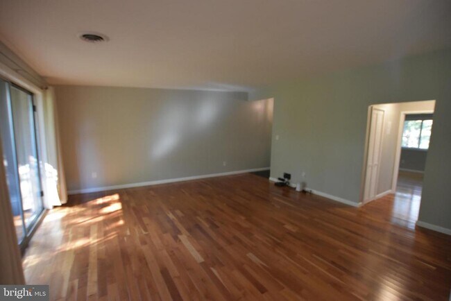 Building Photo - 10404 Rockville Pike