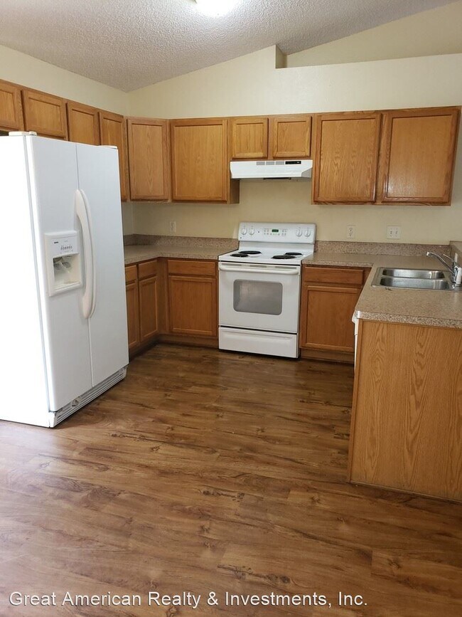 Building Photo - 3 br, 2 bath House - 3439 E Kennedy St