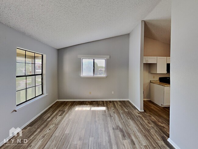 Foto del edificio - 4714 Crested Rock Dr