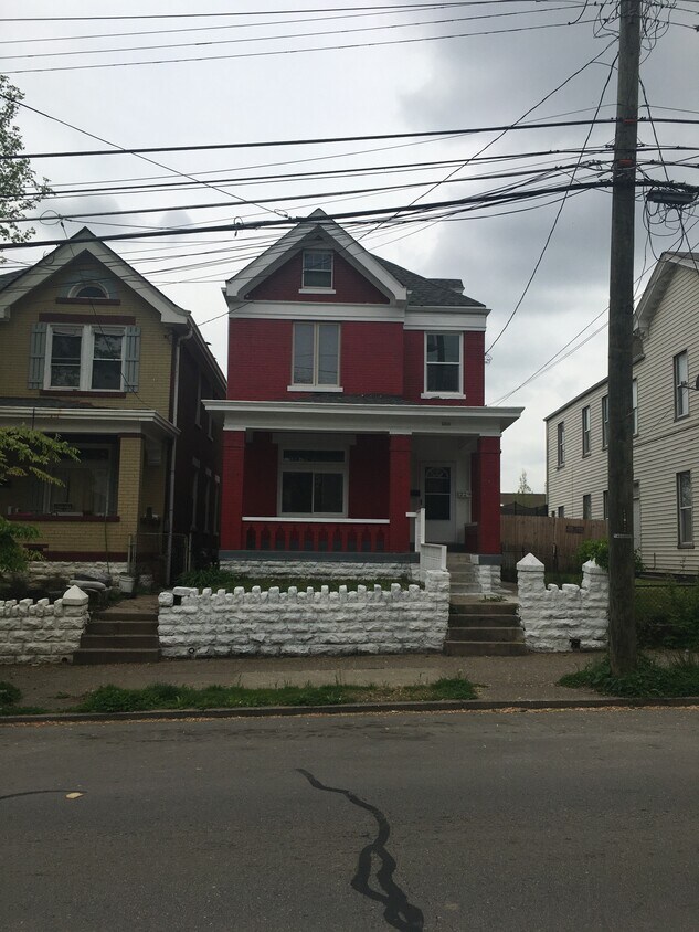 Foto principal - 1229 Scott Blvd