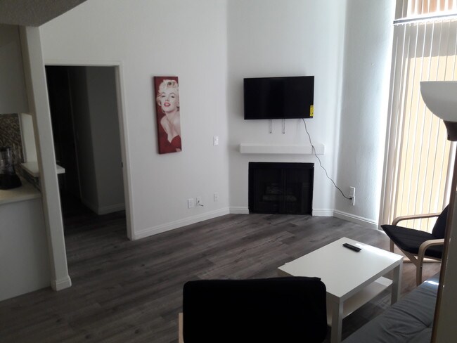 Foto del edificio - 500 S Catalina St