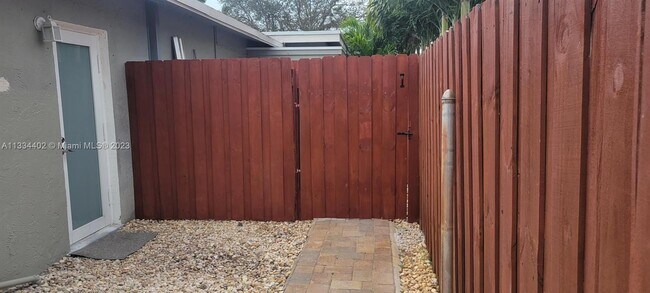 Foto del edificio - 11030 NW 18th St