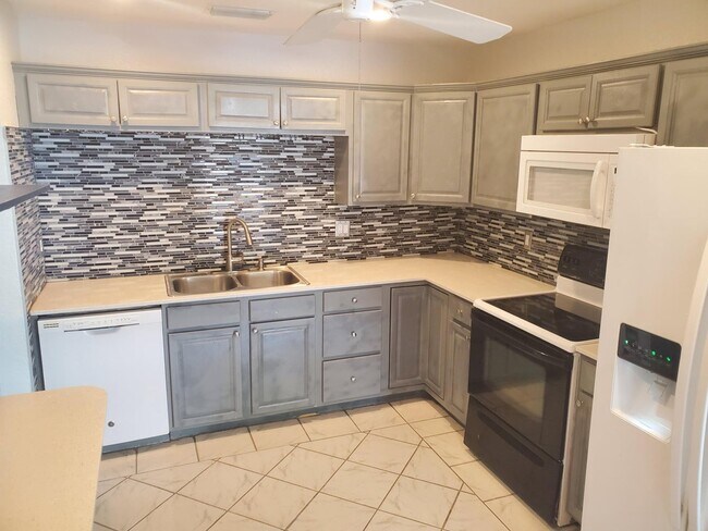 Foto del edificio - 9481 Southampton Pl