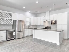 Building Photo - 1602 Westside Gardens Ln
