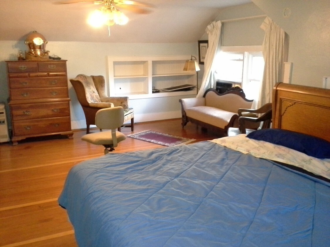 Primary Photo - 700 Stewart St NE