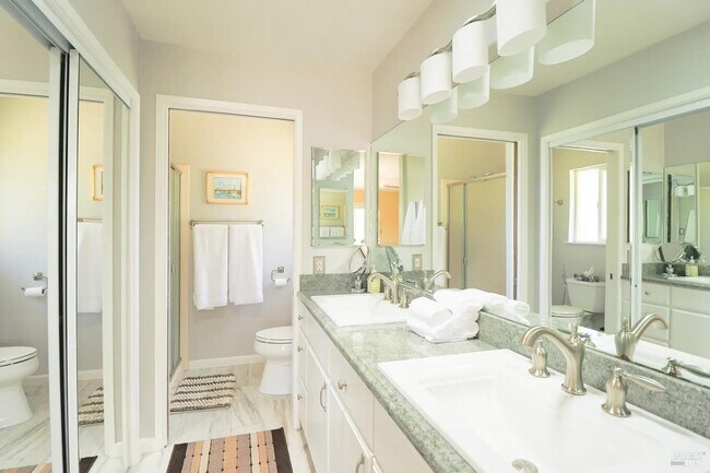 Foto del edificio - 6600 Guerneville Rd