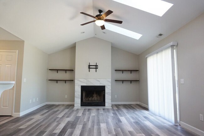 Building Photo - 7017 Farrington Farms Dr