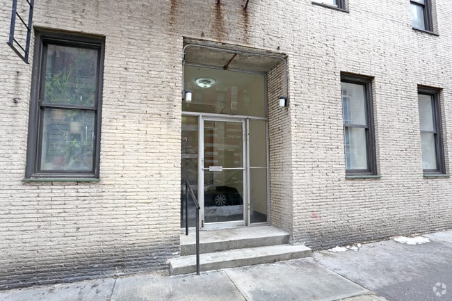 Building Photo - 325 W 93rd St