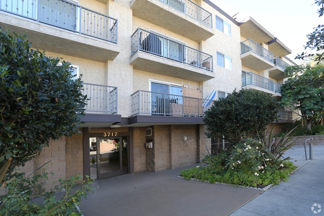 Edificio - 3717 Bagley Ave
