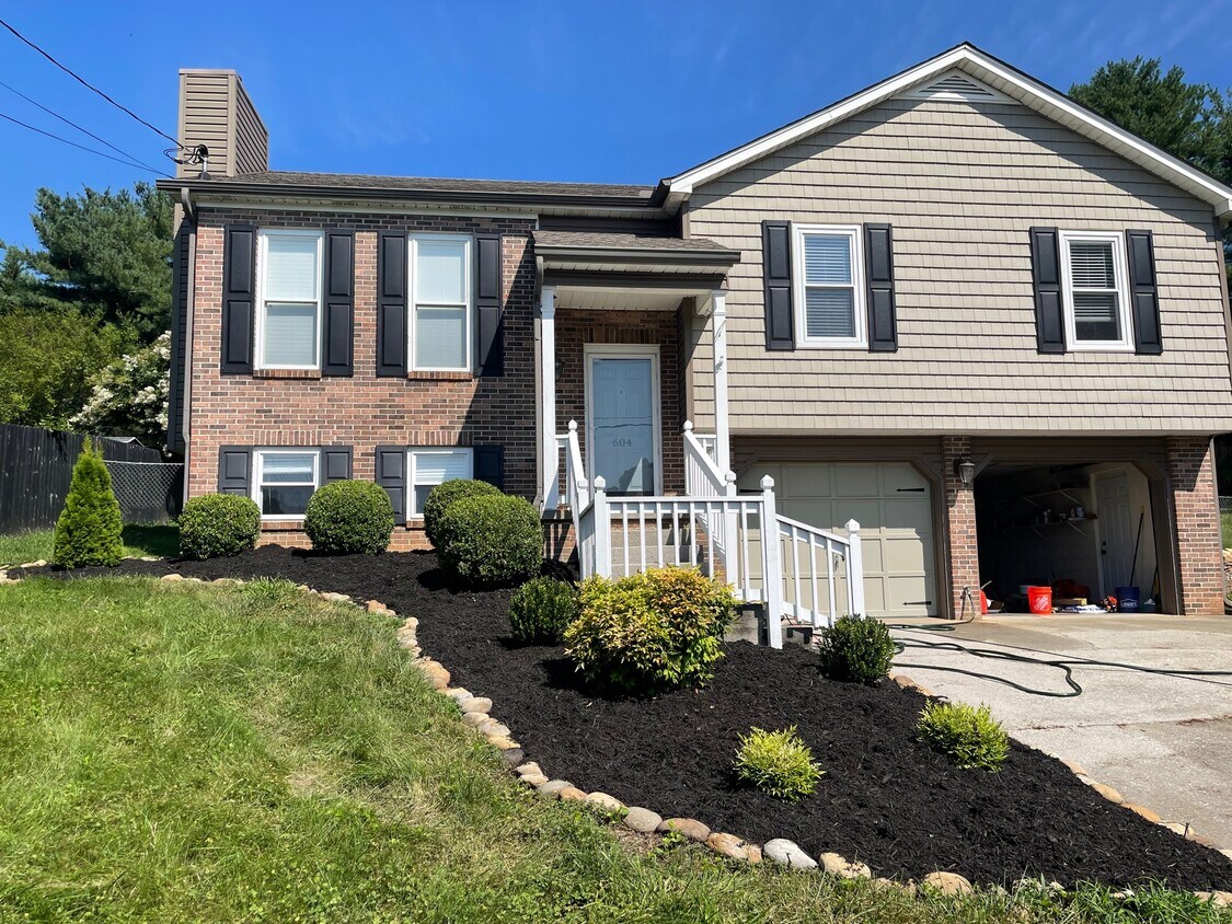 604 Summerdale Dr, Knoxville, TN 37934 House Rental in Knoxville, TN