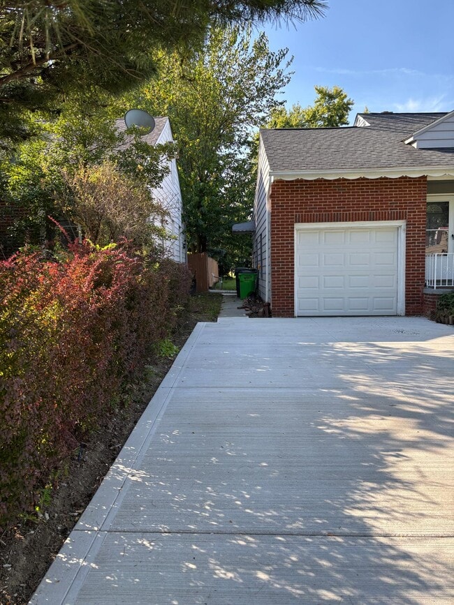 Building Photo - 4212 Okalona Rd