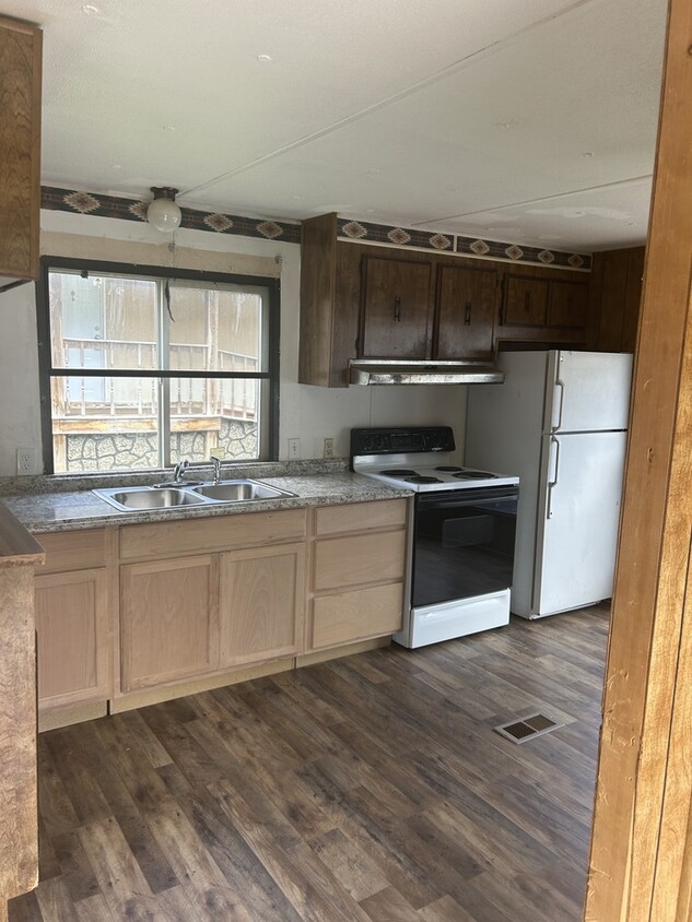 Foto principal - 2 Bedroom/1 Bathroom Mobile Home