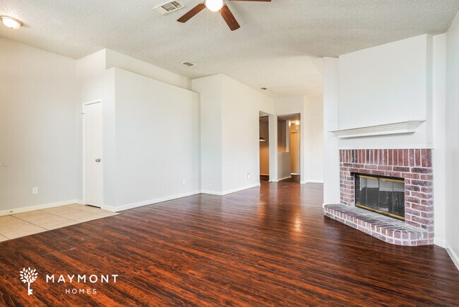 Foto del edificio - 2111 Dandelion Dr