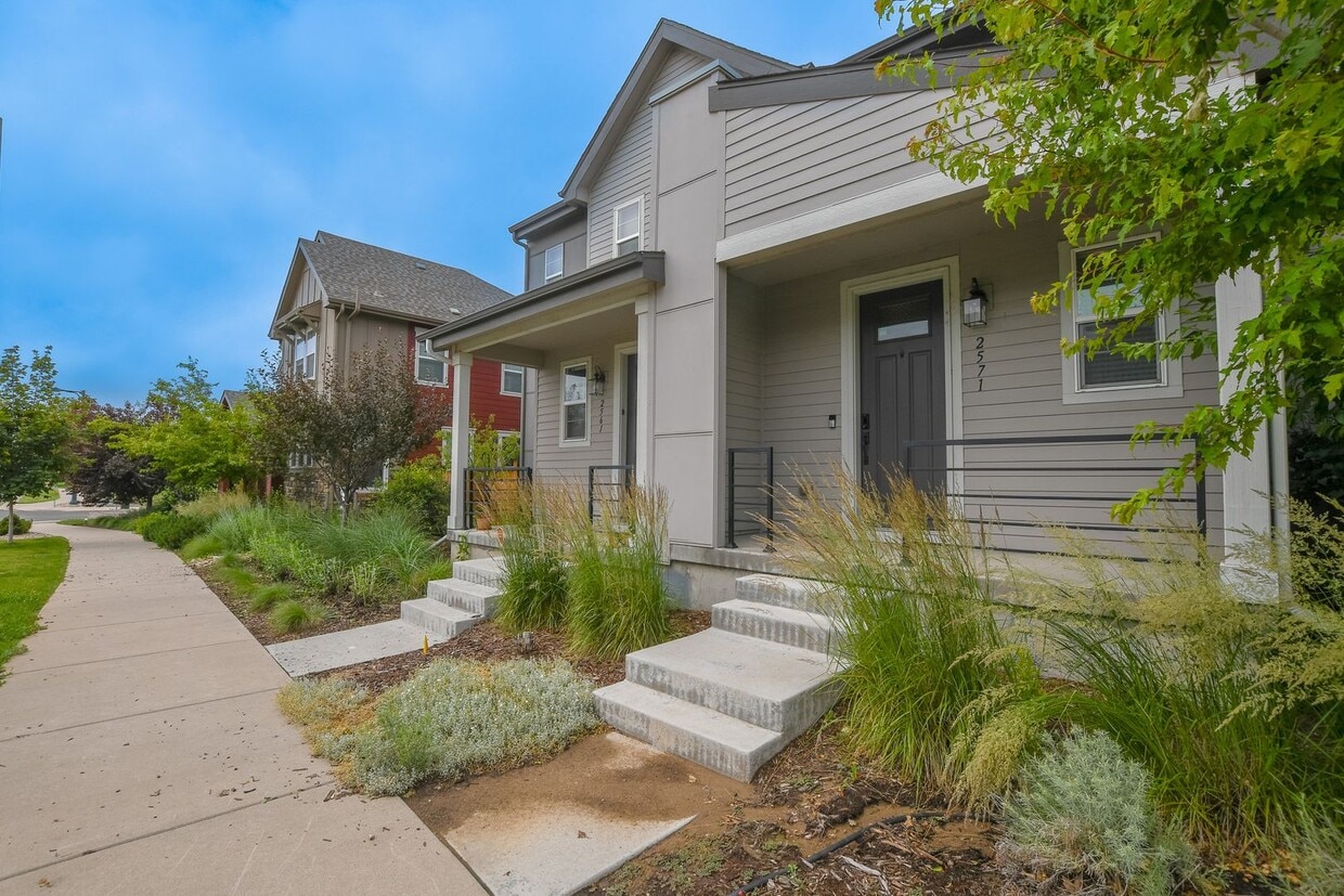 2571 Iola St, Aurora, CO 80010 House Rental in Aurora, CO