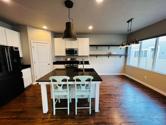 Building Photo - 15194 S Tack Way