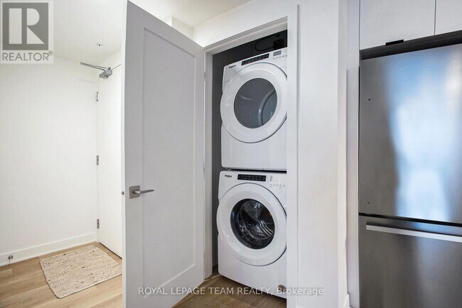 Photo du bâtiment - 1655 Carling Ave