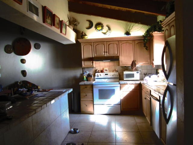 Building Photo - 2429 Sundy Ave