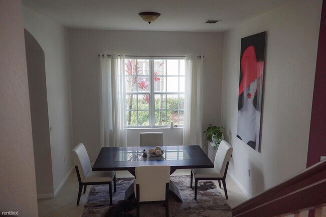Foto del edificio - 4 br, 3 bath Townhome - 4253 SW 124th Ter