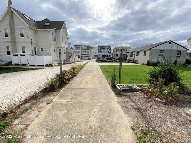 Foto del edificio - 104 11th Ave