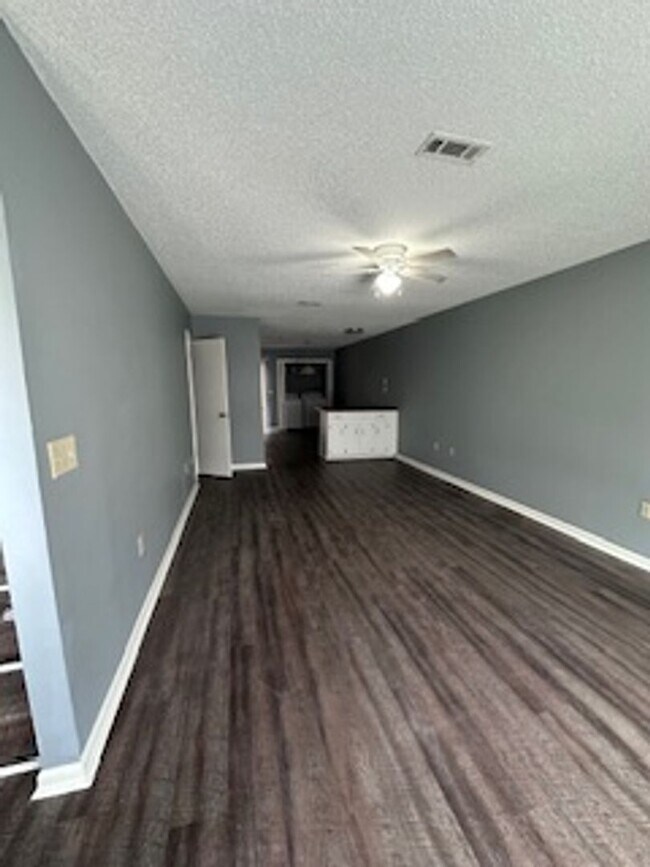 Building Photo - Lakeside Townhomes, Daleville Alabama