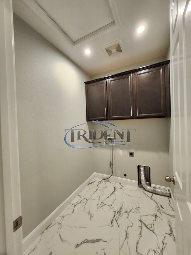 Building Photo - Updated home with a built in BBQ and play area