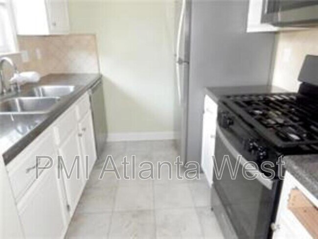 Foto del edificio - 1942 Glenwood Downs Dr