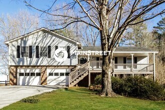 Building Photo - 112 Creekview Dr