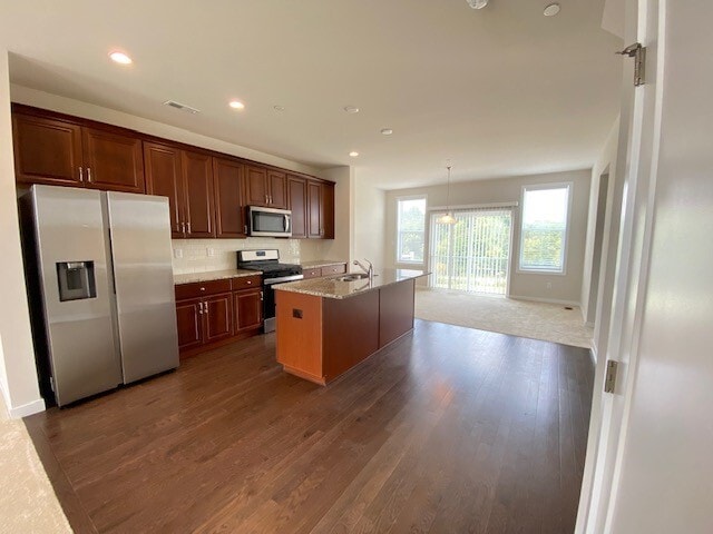 Building Photo - 806 Hoopes Ln
