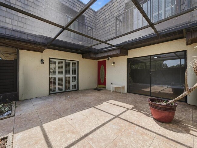 Foto del edificio - 15338 E Pond Woods Dr