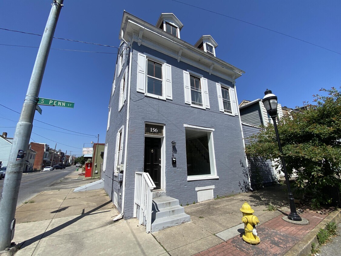Primary Photo - 156 S Penn St