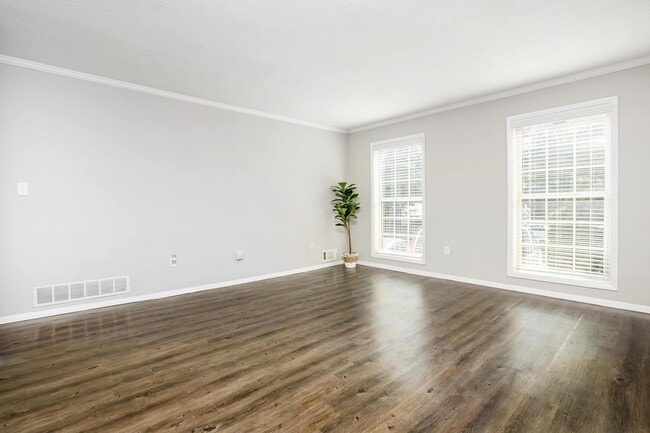 Building Photo - Villas de Solana