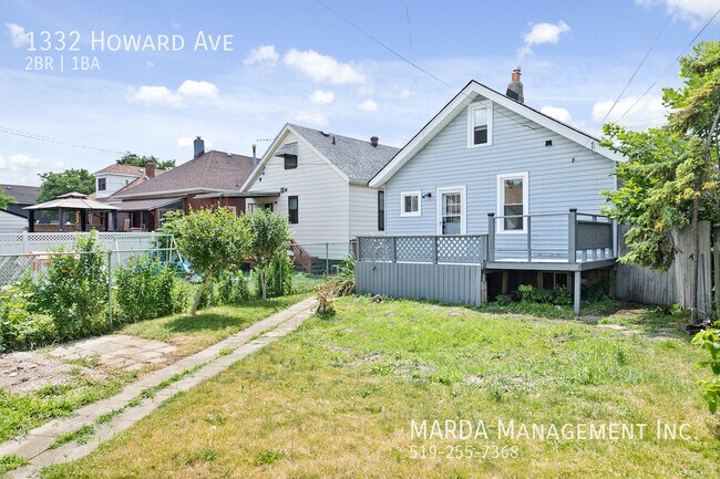 Photo du bâtiment - BEAUTIFUL 2 BED+LOFT/1 BATH HOME + UTILITIES! 1/2 MON FREE RENT!!