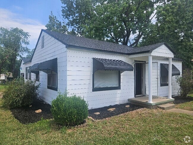 Building Photo - 4703 E Latimer Pl