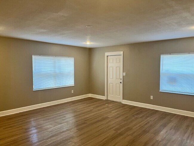 Foto del edificio - 1539 Hialeah St