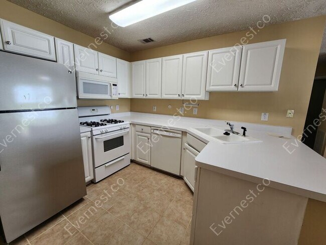 Foto del edificio - 218 Chelsea Ct