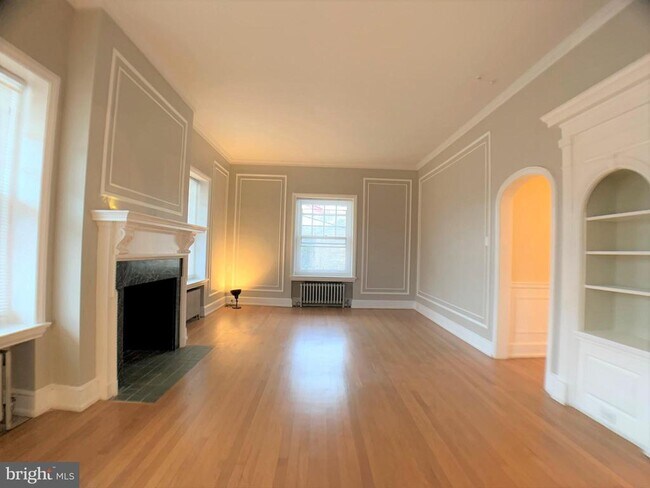 Foto del edificio - 2 E Montgomery Ave