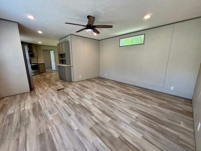 Building Photo - Forest Acres