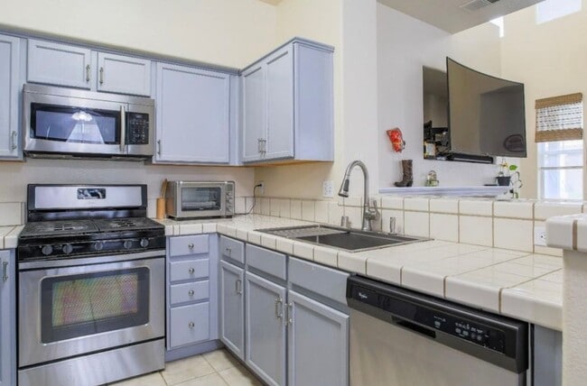 Building Photo - STUNNING Gated 3 Bed/2.5 Bath Soledad Home