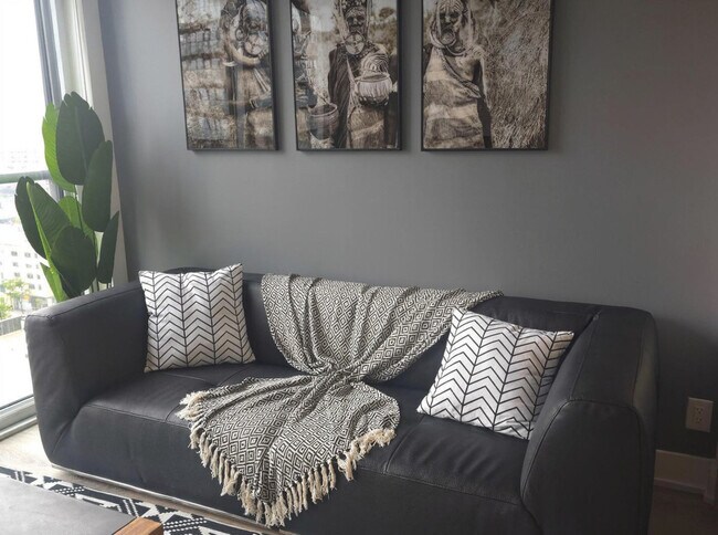 Building Photo - 30 Mutual St