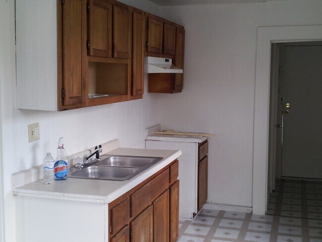 Building Photo - 859 Royce Ave