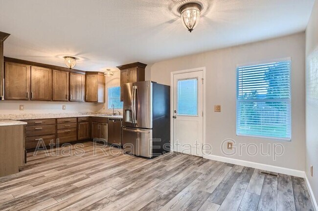 Foto del edificio - 2912 Spring Cove Dr