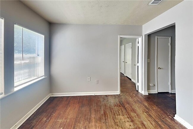 Building Photo - 177 Lawton St SW