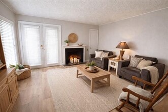 Building Photo - 9801 Walnut St