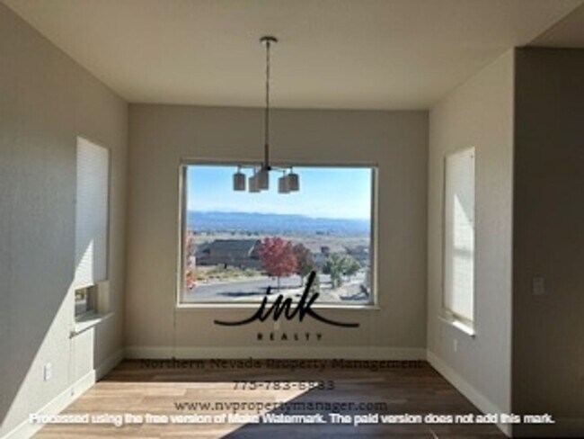 Building Photo - Beautiful Genoa Home