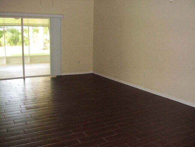 Building Photo - Two bedroom Villa on the Golf Course in Lake Bernadette