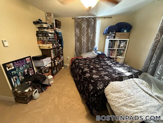 Building Photo - 1 Colonial Dr