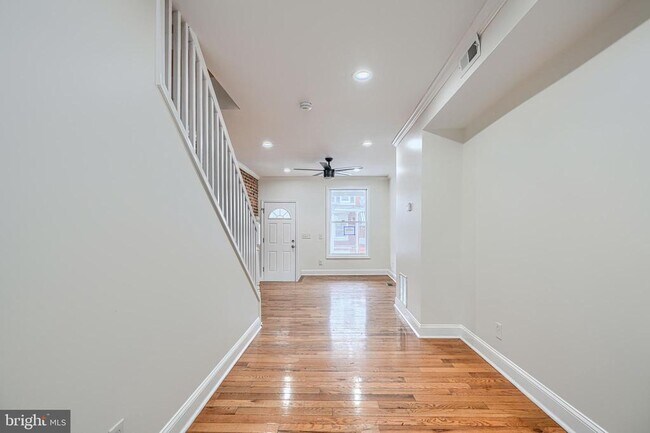 Foto del edificio - 404 N Robinson St