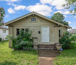 Building Photo - 1625 29th Ave N