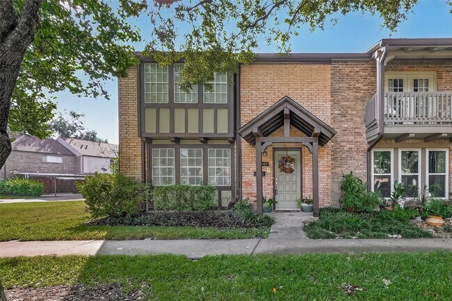 Building Photo - 2267 Triway Ln